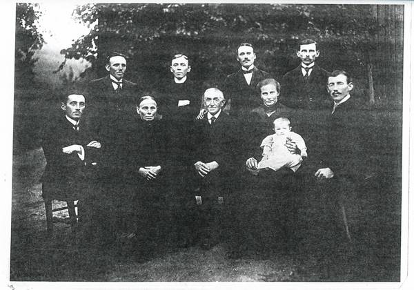 Family picture with all brothers